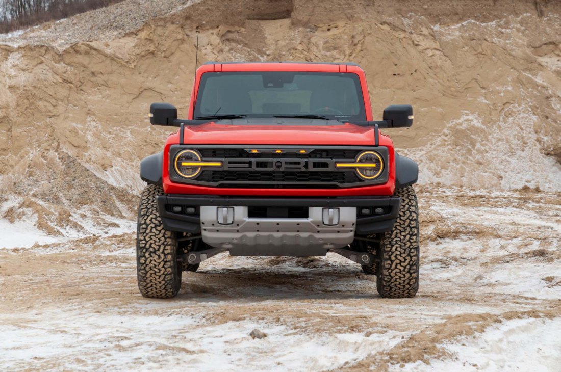 2022-ford-bronco_100826040_h